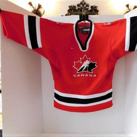 Team Canada Nike Hockey Jersey | Toddler - Picture 4 of 10